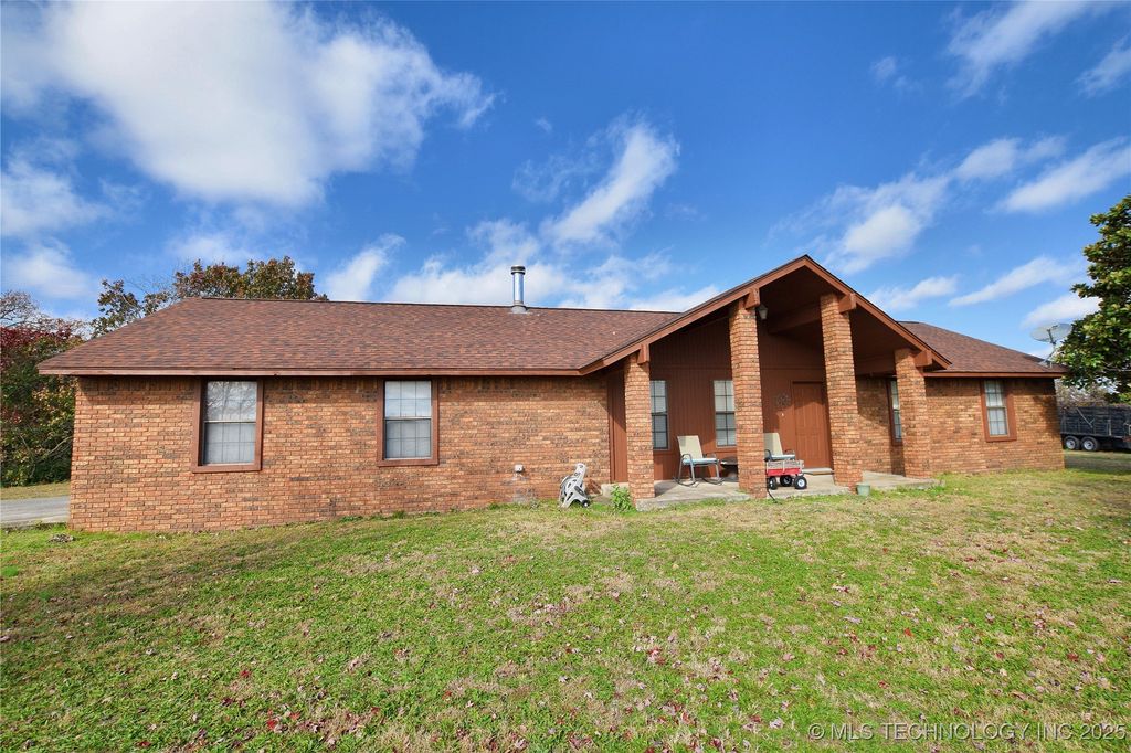 5747 E 620 Road, Locust Grove, OK 74352