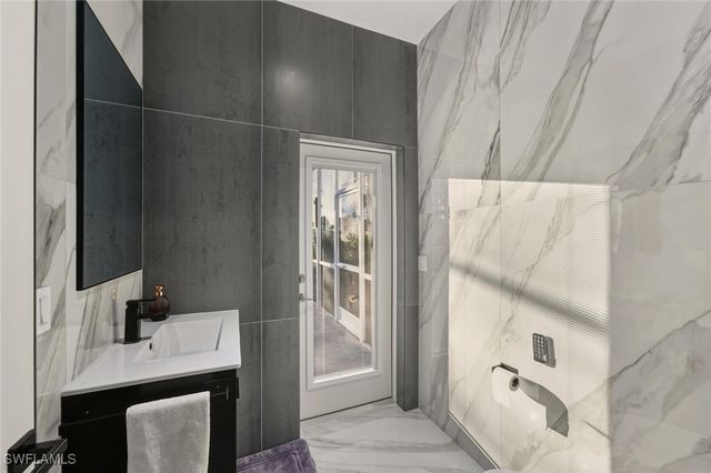 1991 MORNING SUN LN, Naples, FL 34119