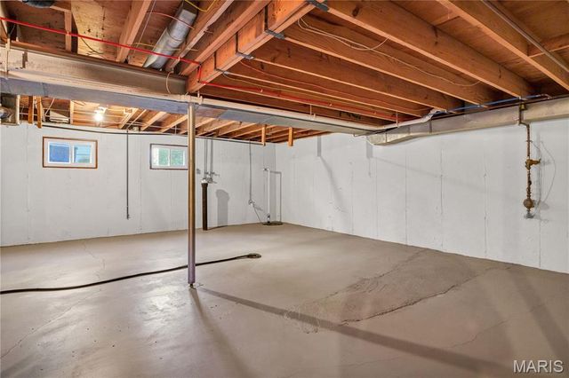 1009 Summer Tree Drive, Ballwin, MO 63011