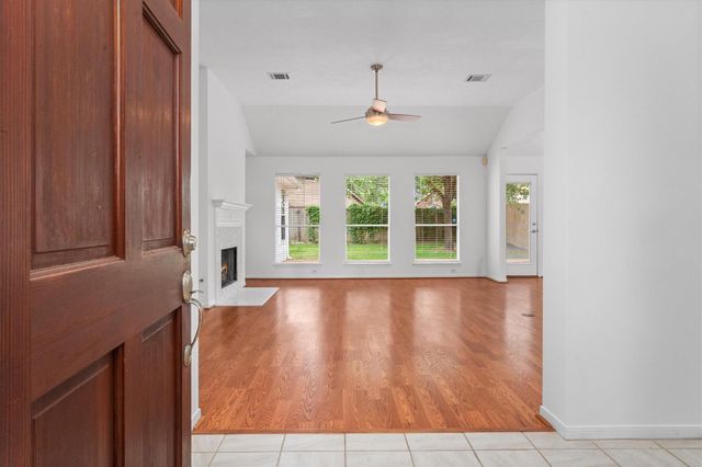 2014 White Oaks Hills Lane, Houston, TX 77339