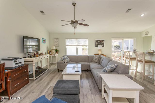 2086 Castlebridge Court NW, Calabash, NC 28467