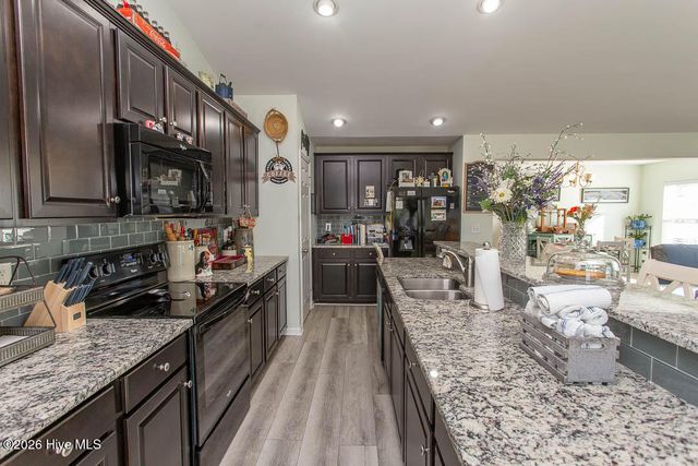 2086 Castlebridge Court NW, Calabash, NC 28467