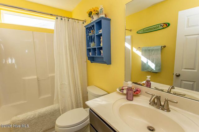 2086 Castlebridge Court NW, Calabash, NC 28467