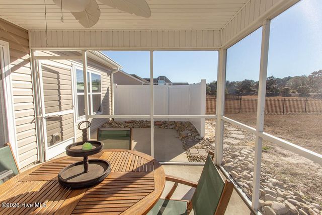 2086 Castlebridge Court NW, Calabash, NC 28467