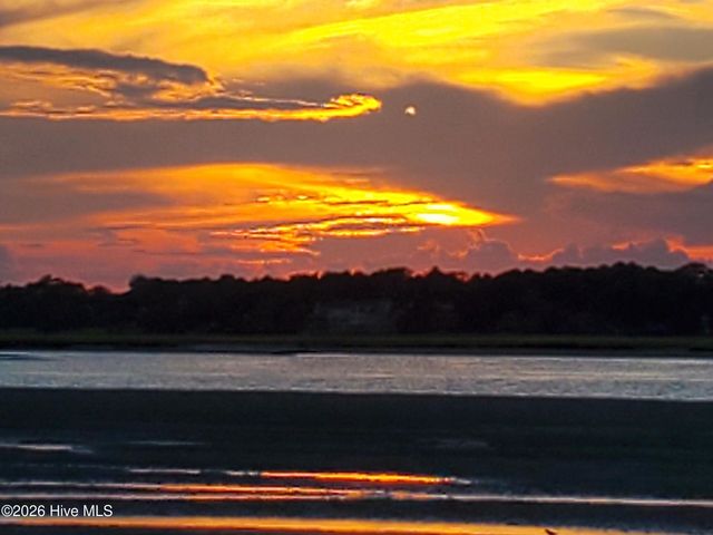 2086 Castlebridge Court NW, Calabash, NC 28467