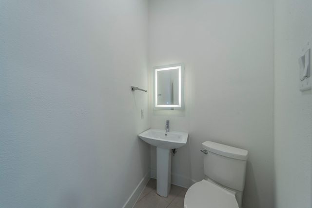 1022 ELDORADO Avenue 104, Dallas, TX 75208