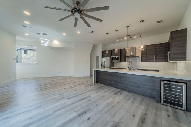 1022 ELDORADO Avenue 104, Dallas, TX 75208