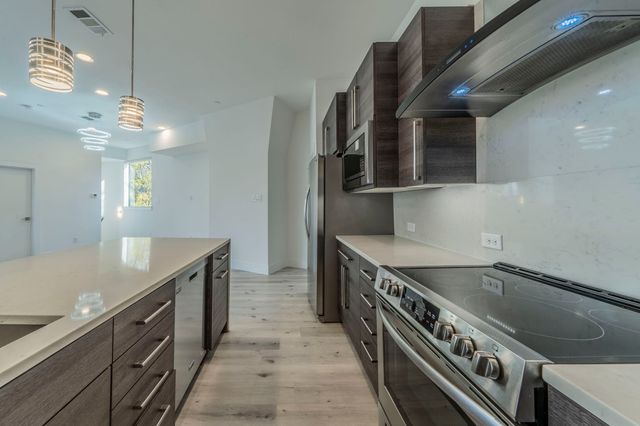 1022 ELDORADO Avenue 104, Dallas, TX 75208