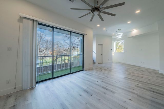 1022 ELDORADO Avenue 104, Dallas, TX 75208