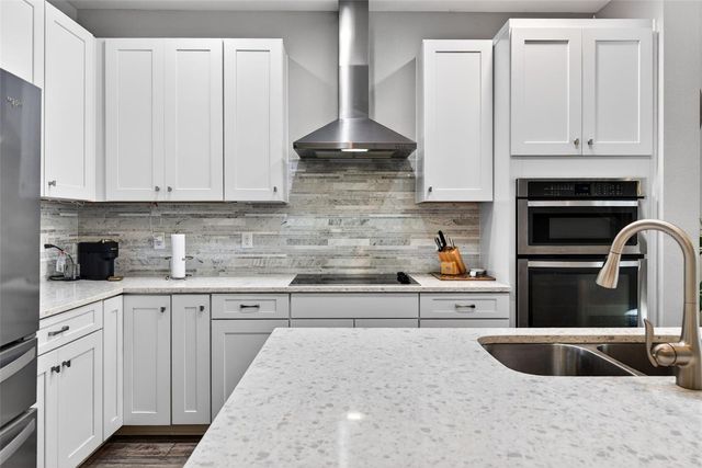 5123 FLAG STREET, Sarasota, FL 34232