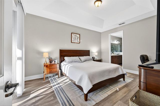 5123 FLAG STREET, Sarasota, FL 34232