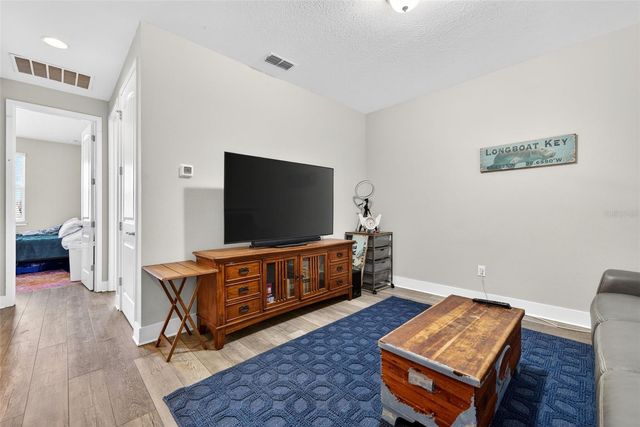 5123 FLAG STREET, Sarasota, FL 34232