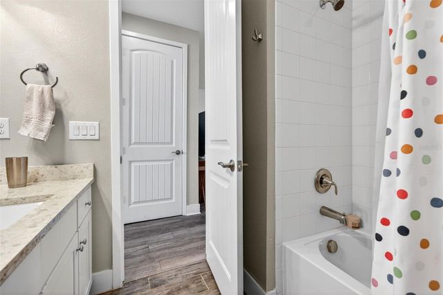 5123 FLAG STREET, Sarasota, FL 34232