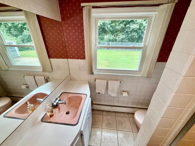 59 Pinedale Street, Manchester, NH 03102
