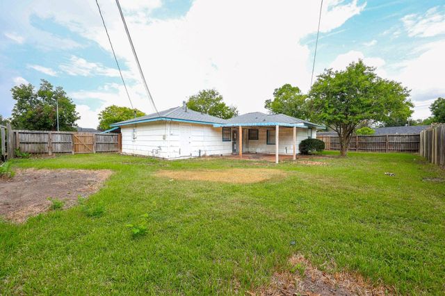 6002 Doulton Drive, Houston, TX 77033