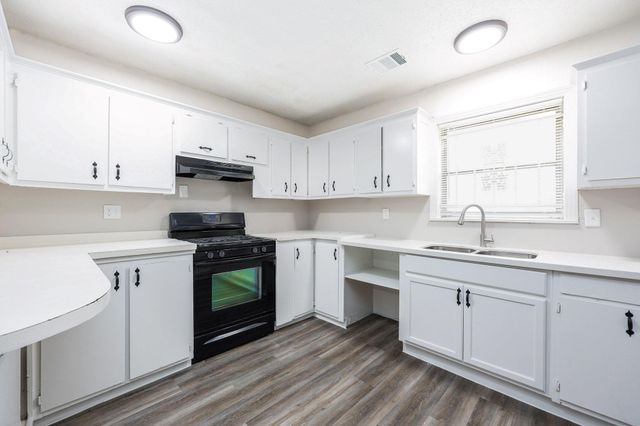 6002 Doulton Drive, Houston, TX 77033