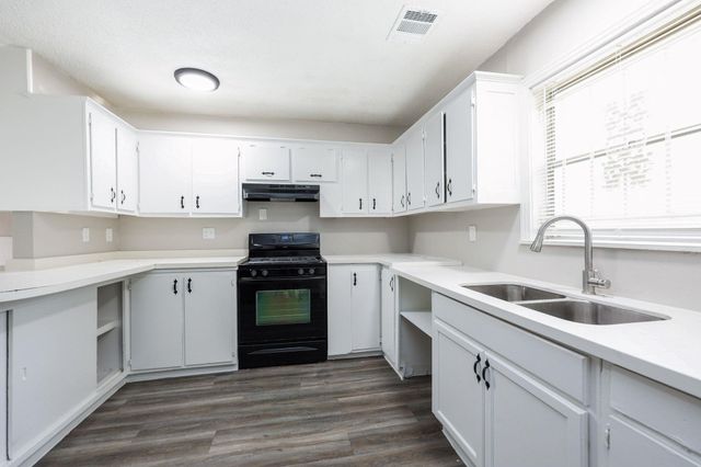 6002 Doulton Drive, Houston, TX 77033