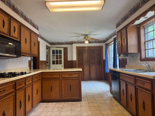 8007 STEVEN FRANKLIN DR, Bartlett, TN 38133