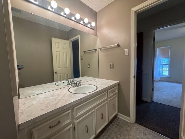 8007 STEVEN FRANKLIN DR, Bartlett, TN 38133