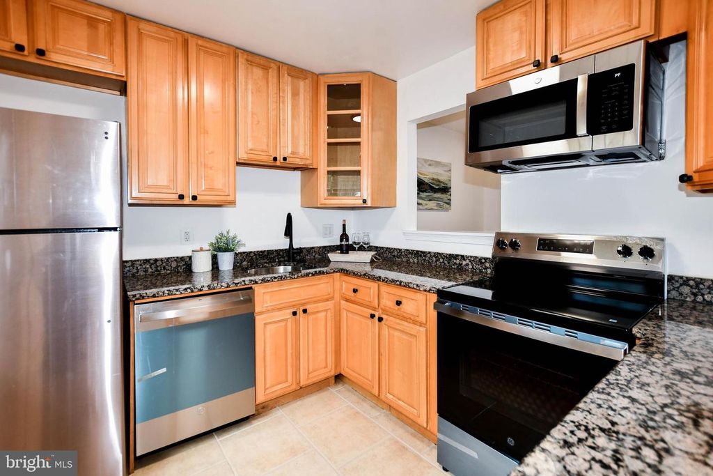 Image 11 of property listing at 1114 ADELINE WAY, Capitol Heights, MD 20743