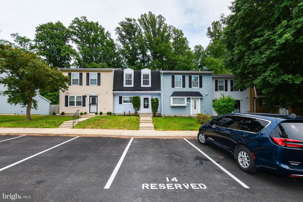 Image 2 of property listing at 1114 ADELINE WAY, Capitol Heights, MD 20743