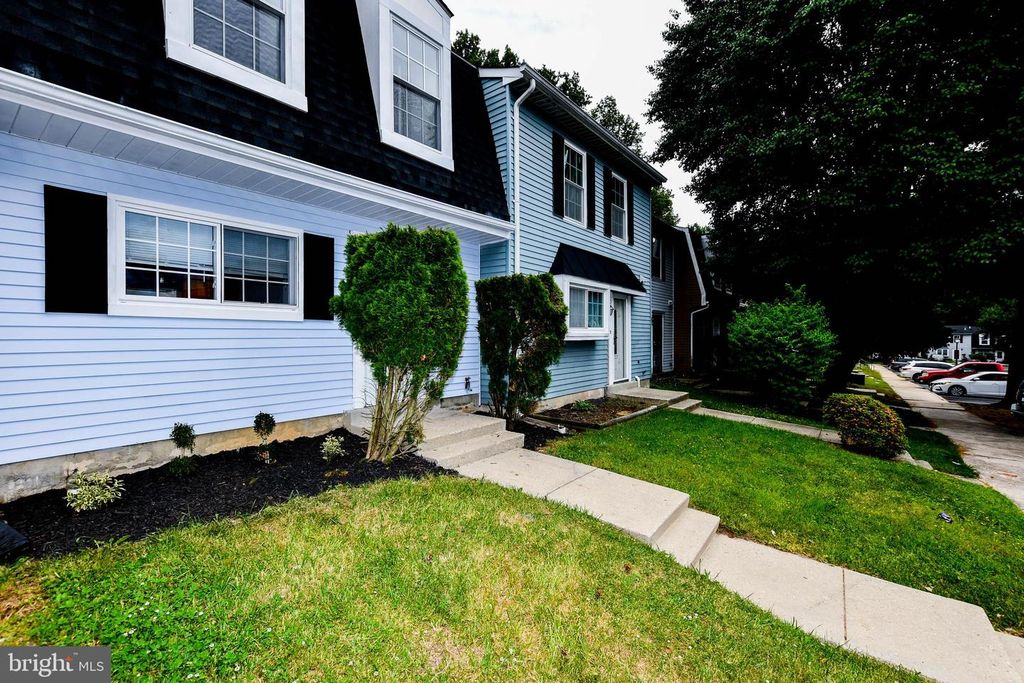 Image 3 of property listing at 1114 ADELINE WAY, Capitol Heights, MD 20743