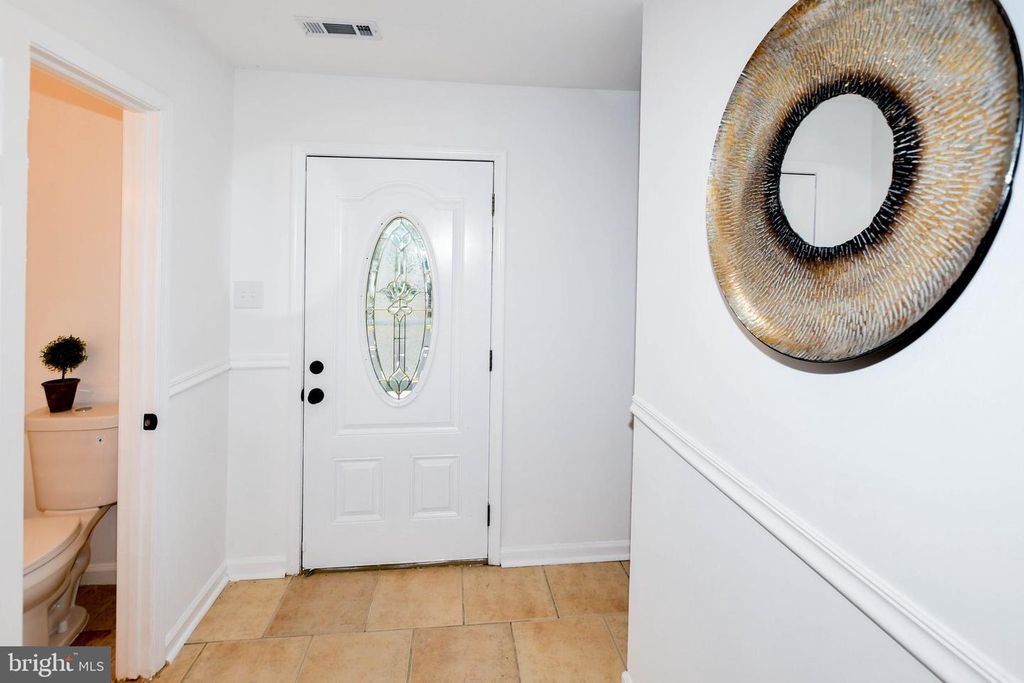 Image 6 of property listing at 1114 ADELINE WAY, Capitol Heights, MD 20743