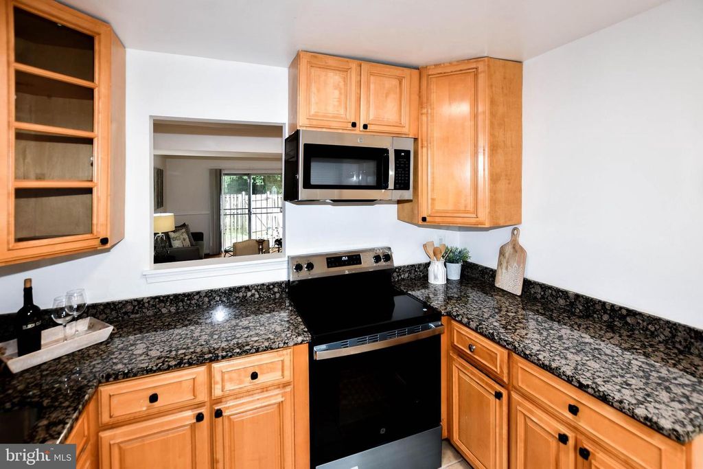 Image 9 of property listing at 1114 ADELINE WAY, Capitol Heights, MD 20743