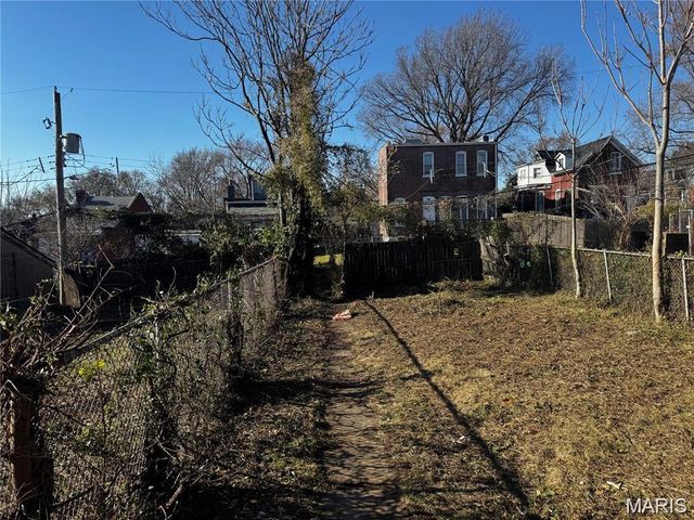 3735 Wisconsin Avenue, St Louis, MO 63118