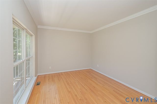 1926 Greenwood Glen Dr, Glen Allen, VA 23059
