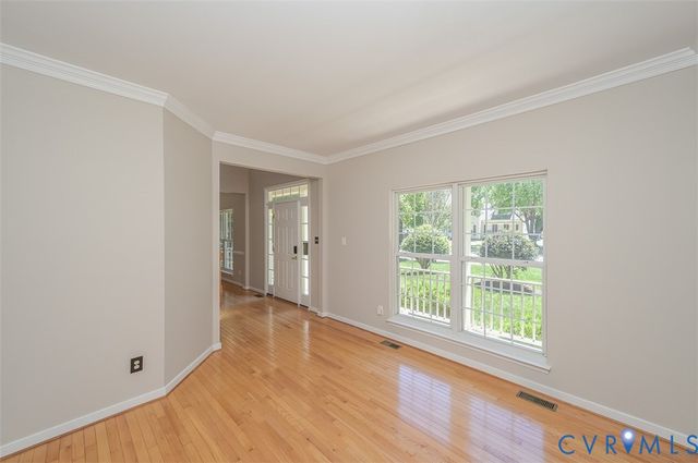 1926 Greenwood Glen Dr, Glen Allen, VA 23059