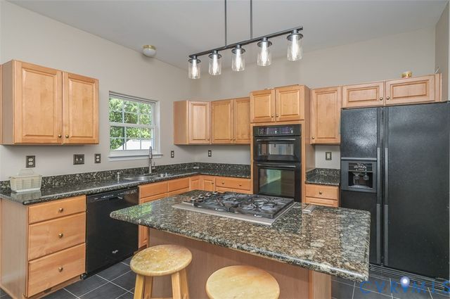 1926 Greenwood Glen Dr, Glen Allen, VA 23059
