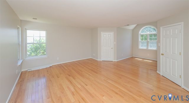 1926 Greenwood Glen Dr, Glen Allen, VA 23059