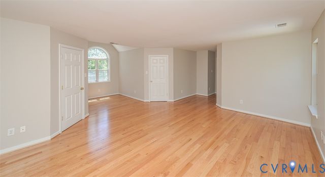 1926 Greenwood Glen Dr, Glen Allen, VA 23059