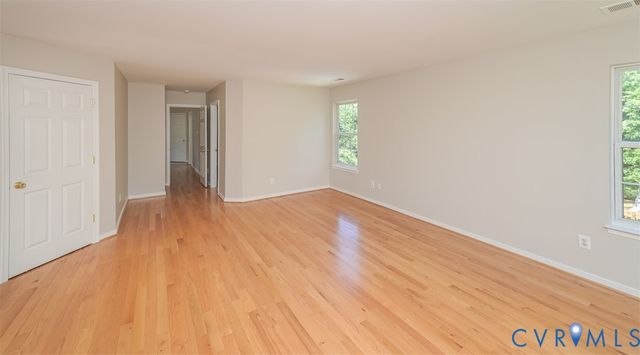 1926 Greenwood Glen Dr, Glen Allen, VA 23059
