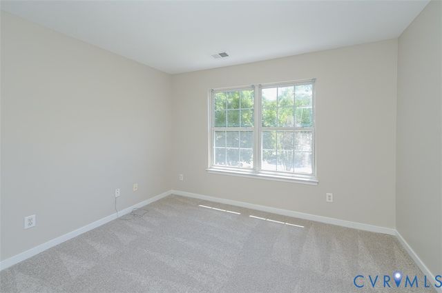 1926 Greenwood Glen Dr, Glen Allen, VA 23059