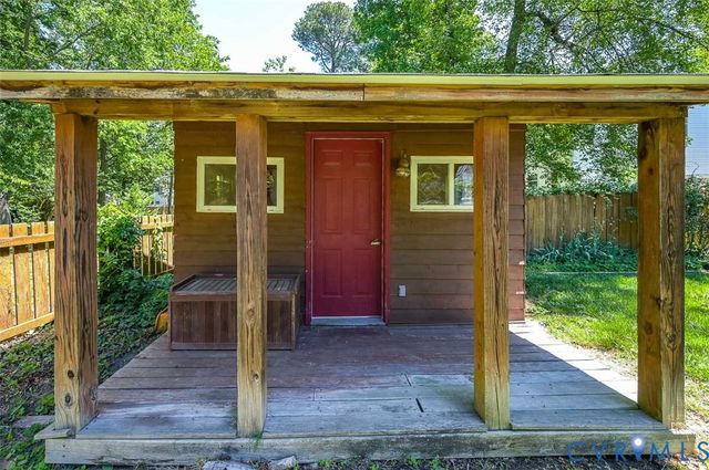 1926 Greenwood Glen Dr, Glen Allen, VA 23059
