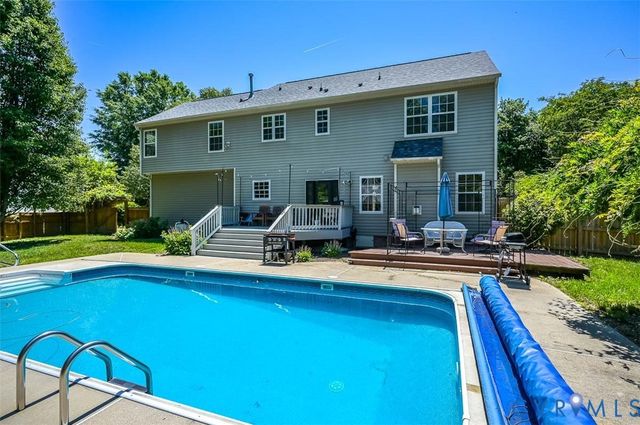1926 Greenwood Glen Dr, Glen Allen, VA 23059