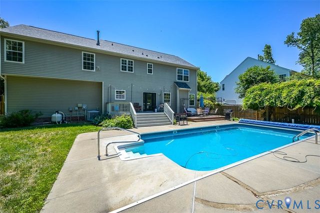 1926 Greenwood Glen Dr, Glen Allen, VA 23059