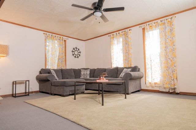 305 Eastwood Loop, Hemphill, TX 75948