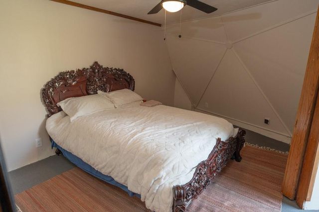 305 Eastwood Loop, Hemphill, TX 75948