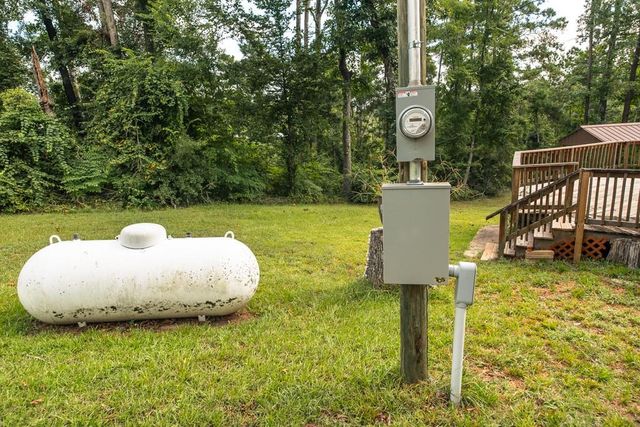 305 Eastwood Loop, Hemphill, TX 75948