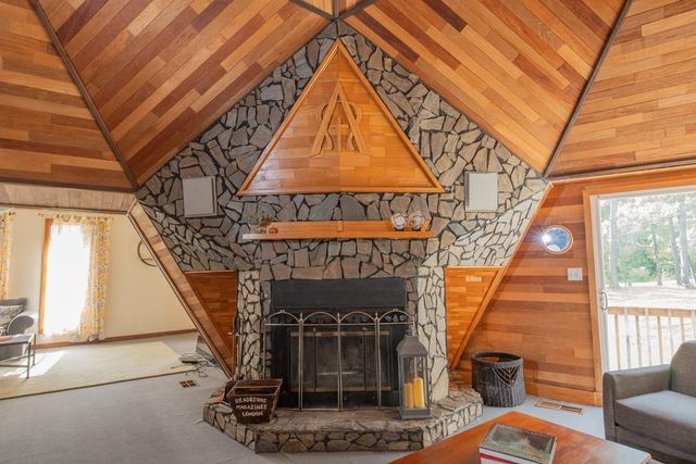 305 Eastwood Loop, Hemphill, TX 75948