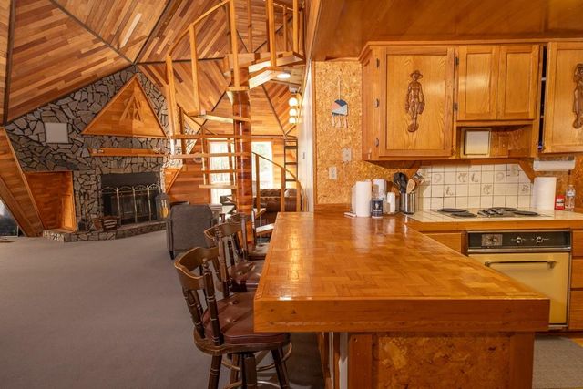 305 Eastwood Loop, Hemphill, TX 75948