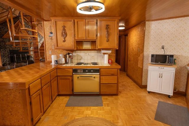 305 Eastwood Loop, Hemphill, TX 75948