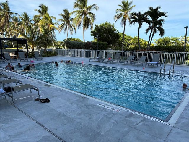 4301 Collins Avenue 402, Miami Beach, FL 33140