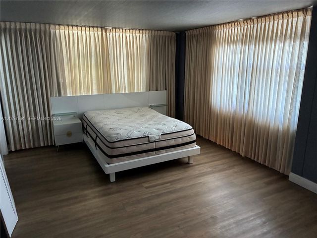 4301 Collins Avenue 402, Miami Beach, FL 33140