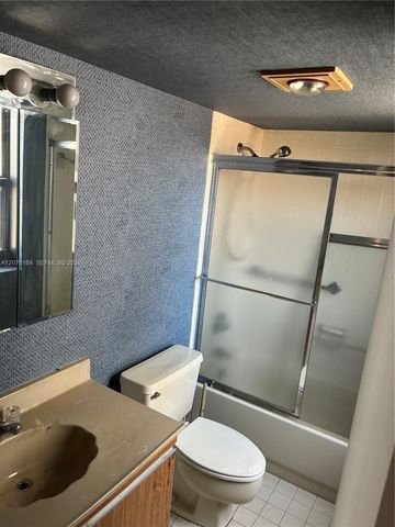 4301 Collins Avenue 402, Miami Beach, FL 33140