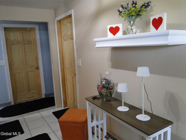 2040 Lisa Lane, Rotterdam, NY 12303