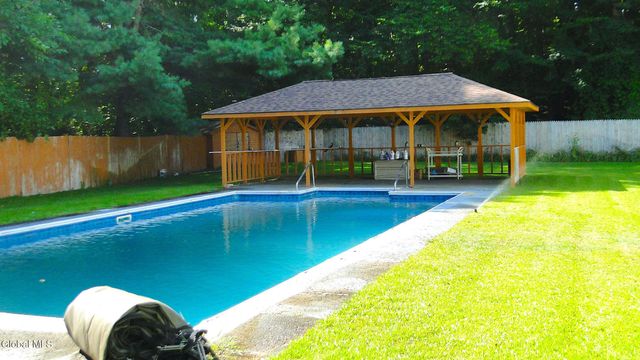 2040 Lisa Lane, Rotterdam, NY 12303